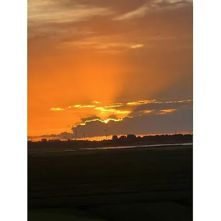 With 2 Bedrooms * نوردستراند